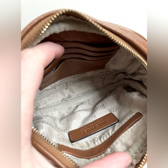 Michael Kors Crossbody - Picture 5 of 5